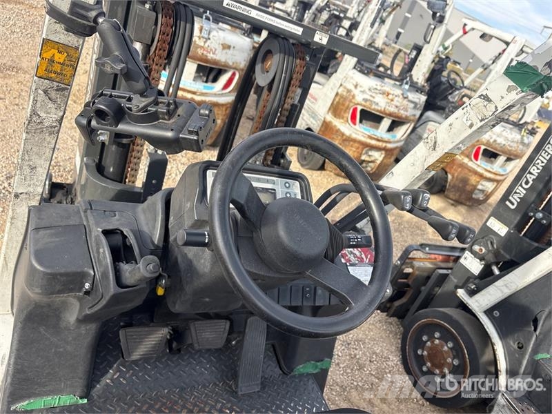 Nissan CF40LP شاحنات ذات رافعات شوكية - أخرى