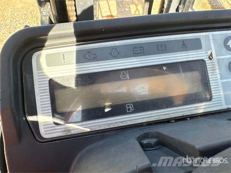 Nissan CF40LP شاحنات ذات رافعات شوكية - أخرى