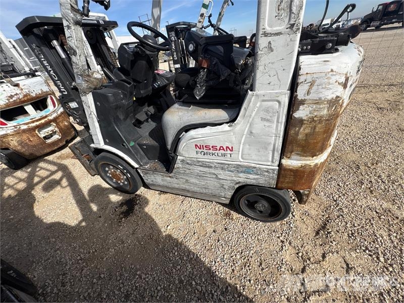 Nissan CF40LP شاحنات ذات رافعات شوكية - أخرى