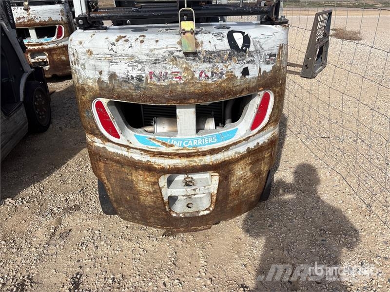Nissan CF40LP شاحنات ذات رافعات شوكية - أخرى
