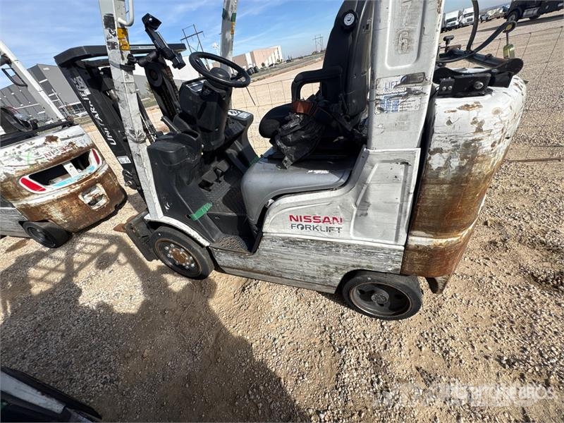 Nissan CF40LP شاحنات ذات رافعات شوكية - أخرى
