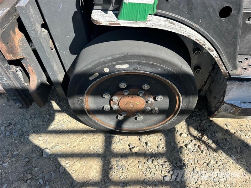 Nissan CF40LP Muut haarukkatrukit