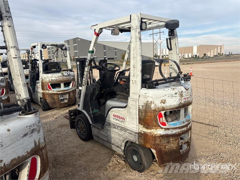 Nissan CF40LP شاحنات ذات رافعات شوكية - أخرى