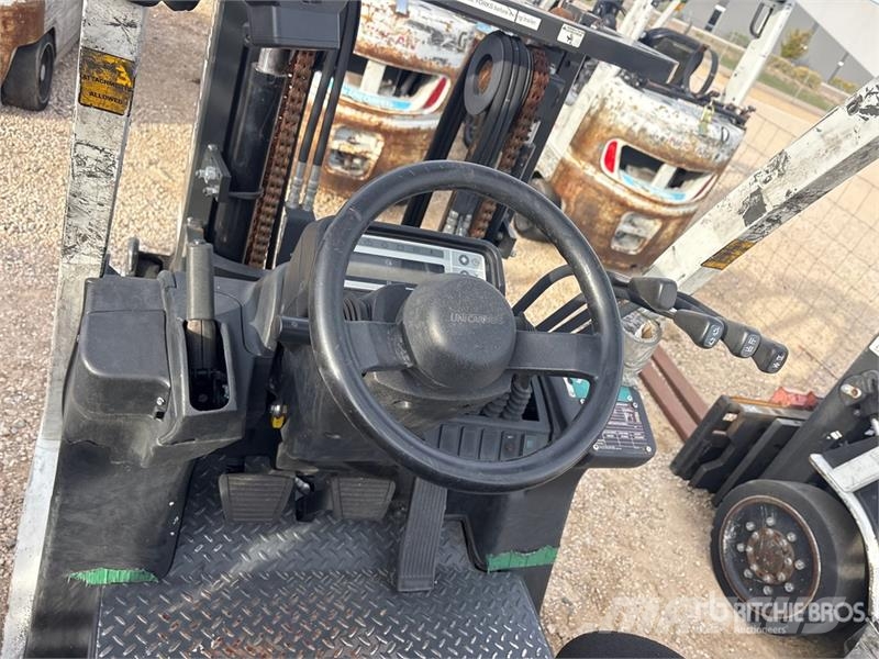 Nissan CF40LP شاحنات ذات رافعات شوكية - أخرى