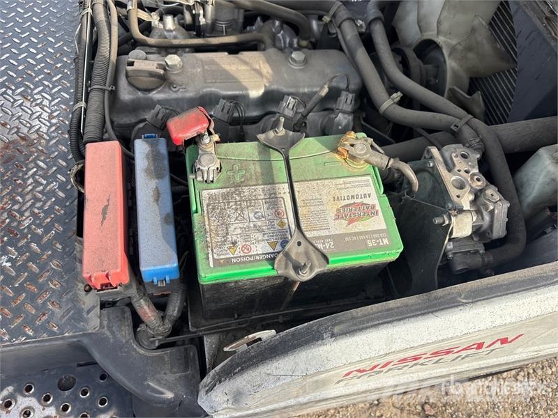 Nissan CF40LP شاحنات ذات رافعات شوكية - أخرى