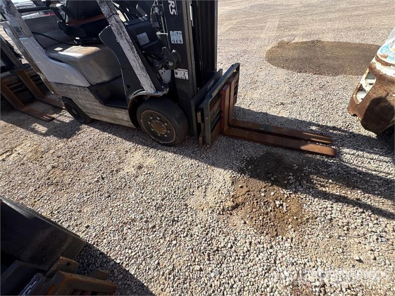 Nissan CF40LP شاحنات ذات رافعات شوكية - أخرى