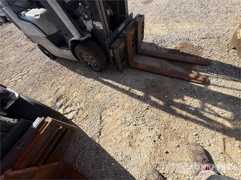 Nissan CF40LP شاحنات ذات رافعات شوكية - أخرى