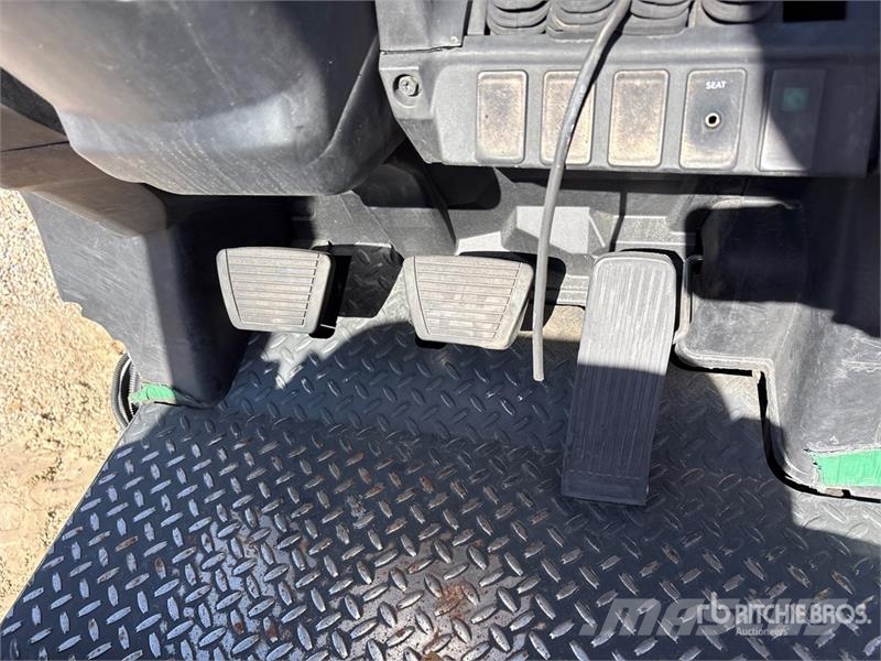 Nissan CF40LP شاحنات ذات رافعات شوكية - أخرى