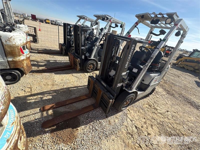 Nissan CF40LP شاحنات ذات رافعات شوكية - أخرى