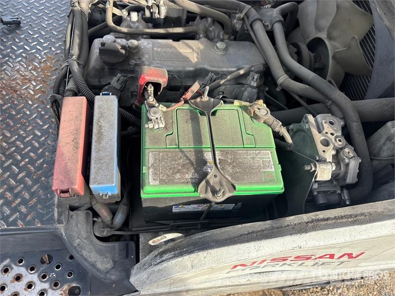 Nissan CF40LP شاحنات ذات رافعات شوكية - أخرى