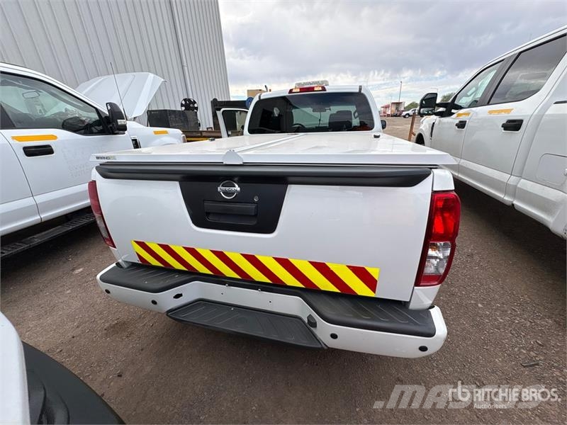 Nissan Frontier 4x2 Extended Cab Pickup Otros