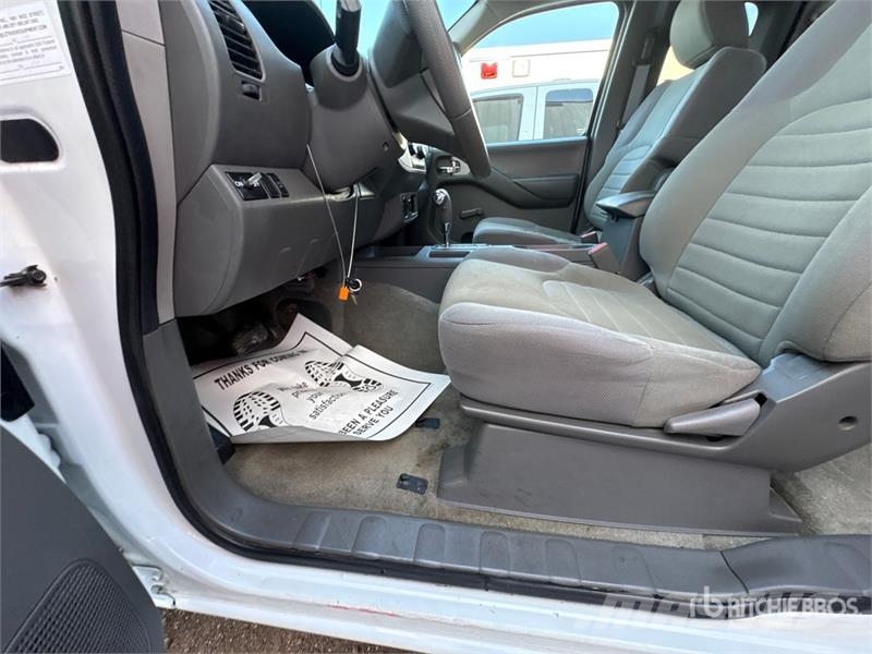 Nissan Frontier 4x2 Extended Cab Pickup Drugi