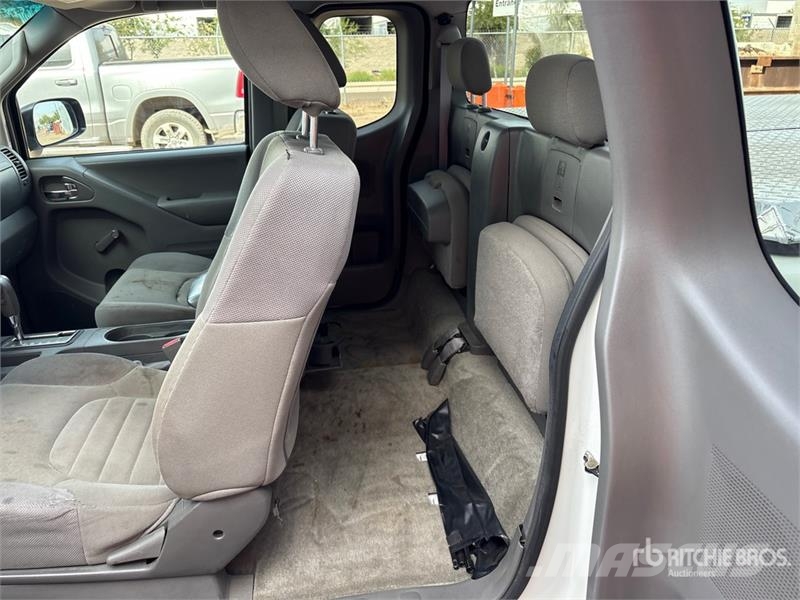 Nissan Frontier 4x2 Extended Cab Pickup Andere Transporter