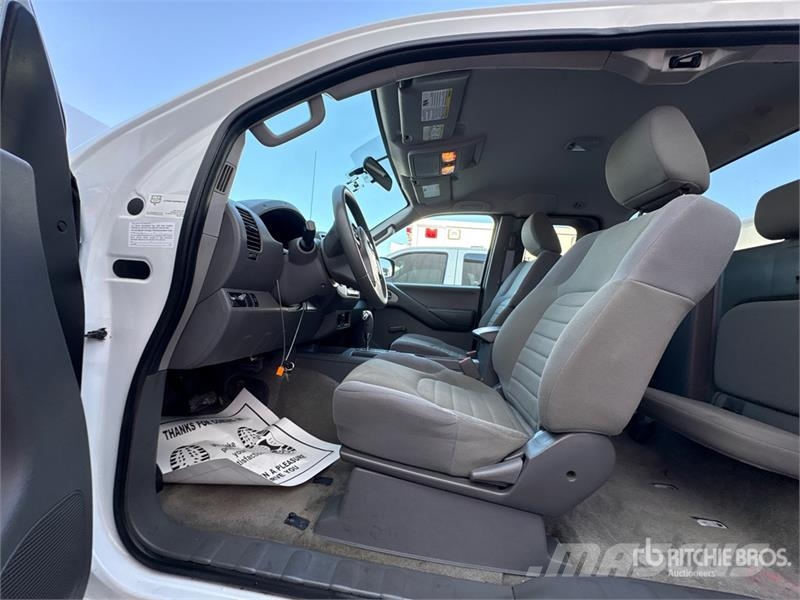 Nissan Frontier 4x2 Extended Cab Pickup Drugi