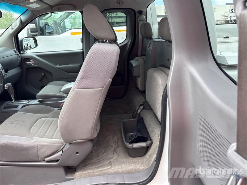 Nissan Frontier 4x2 Extended Cab Pickup Otros