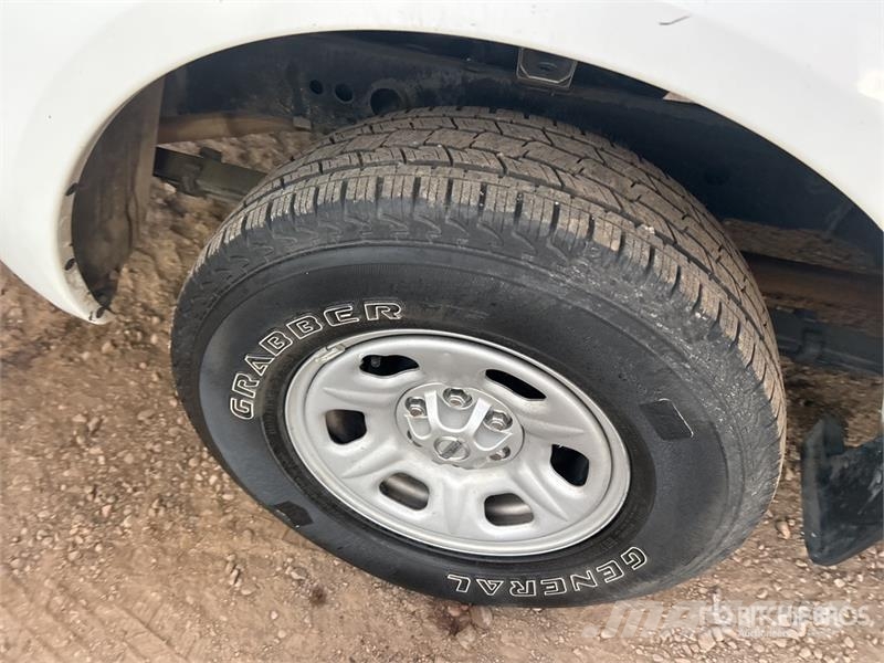 Nissan Frontier 4x2 Extended Cab Pickup Ostalo