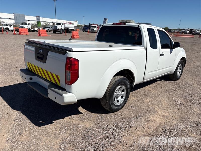 Nissan Frontier 4x2 Extended Cab Pickup Drugi