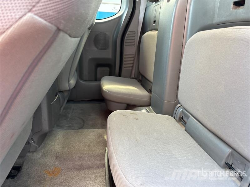 Nissan Frontier 4x2 Extended Cab Pickup Drugi