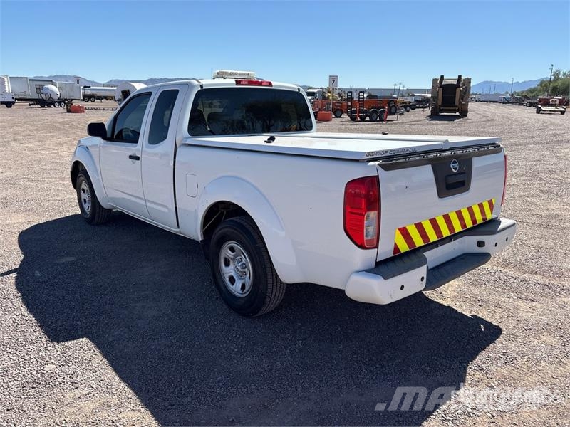 Nissan Frontier 4x2 Extended Cab Pickup Drugi