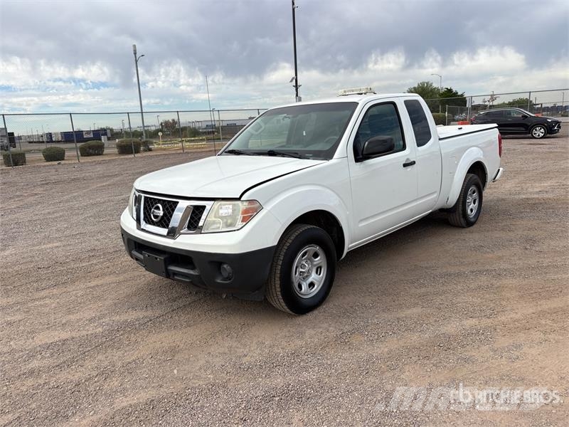 Nissan Frontier 4x2 Extended Cab Pickup Otros