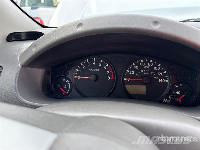 Nissan Frontier 4x2 Extended Cab Pickup Andere Transporter