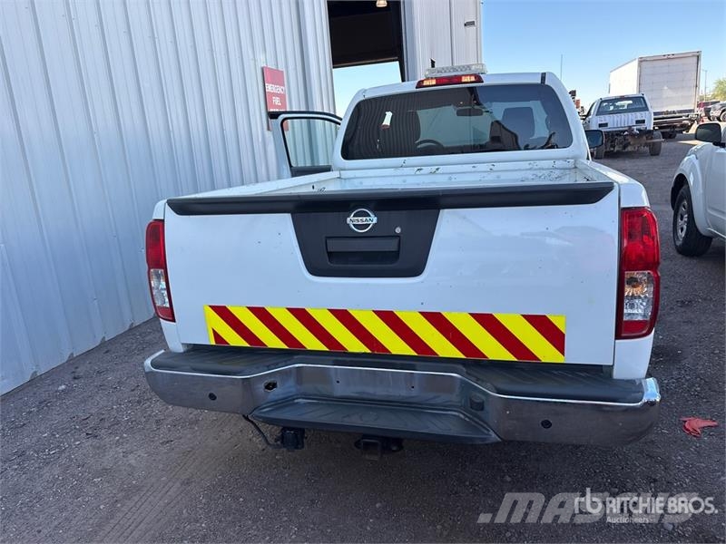 Nissan Frontier 4x2 Extended Cab Pickup Drugi