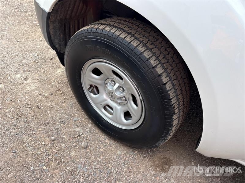 Nissan Frontier 4x2 Extended Cab Pickup Otros