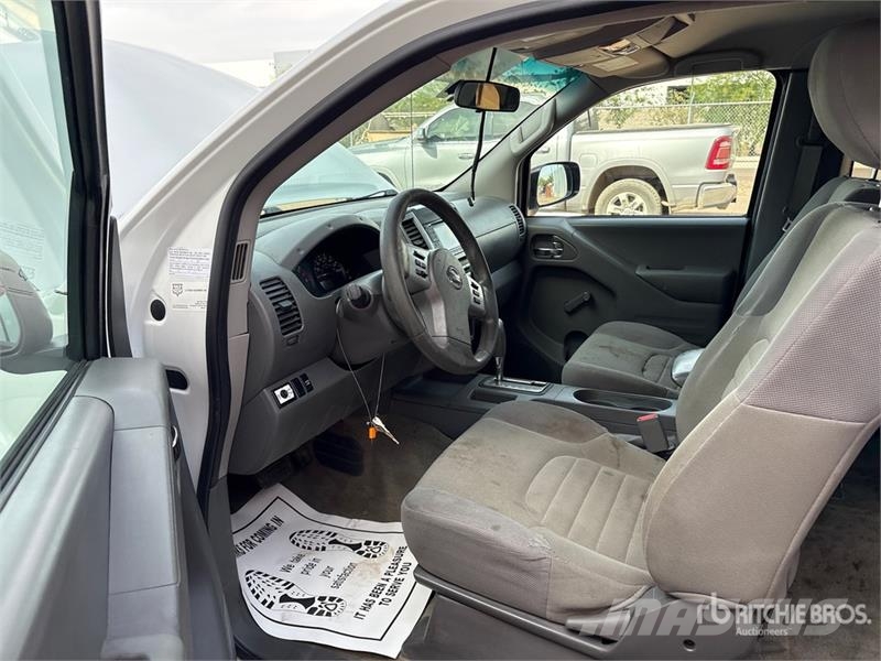 Nissan Frontier 4x2 Extended Cab Pickup Andere Transporter