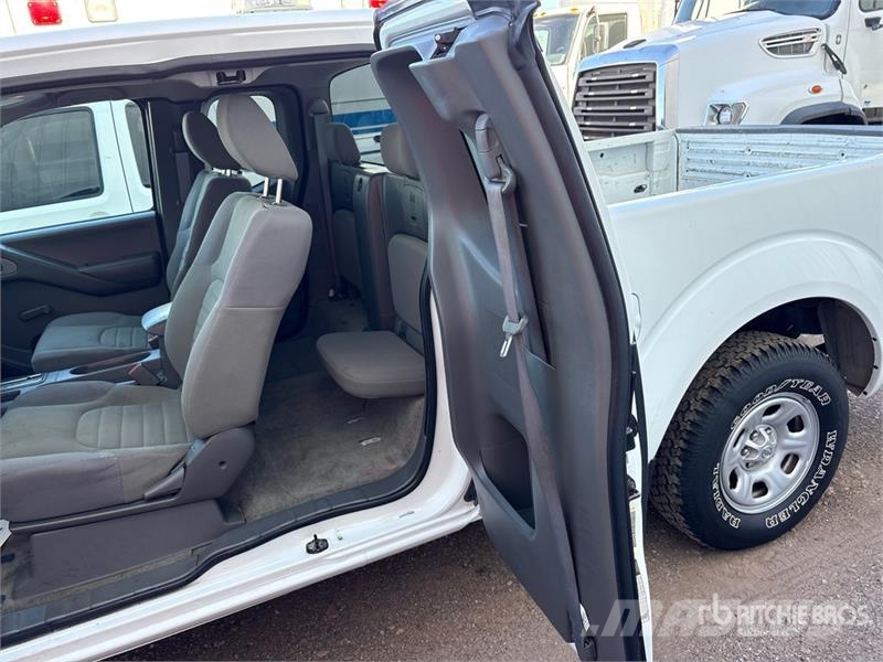 Nissan Frontier 4x2 Extended Cab Pickup Drugi