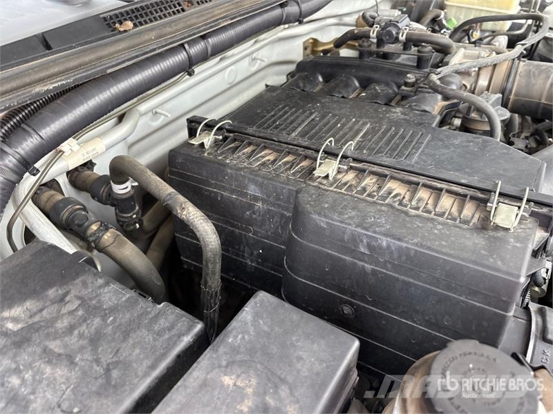 Nissan Frontier 4x2 Extended Cab Pickup Otros