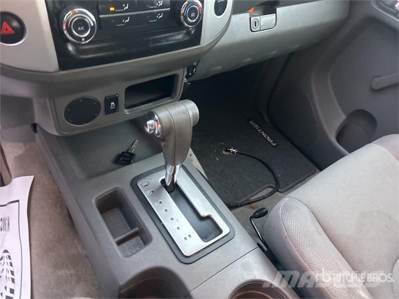 Nissan Frontier 4x2 Extended Cab Pickup Ostalo
