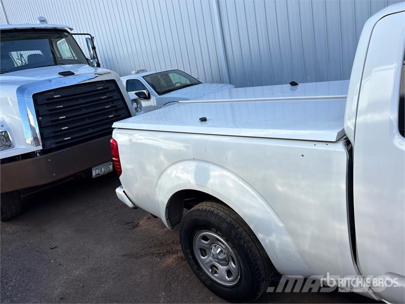 Nissan Frontier 4x2 Extended Cab Pickup Drugi