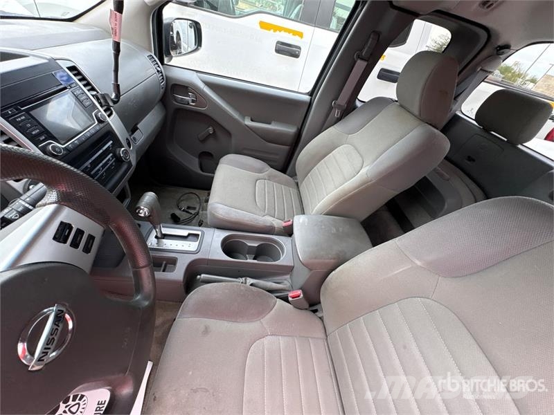 Nissan Frontier 4x2 Extended Cab Pickup Otros
