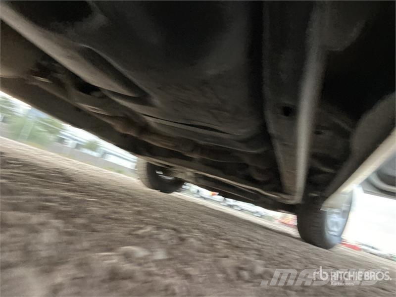 Nissan Frontier 4x2 Extended Cab Pickup Ostalo