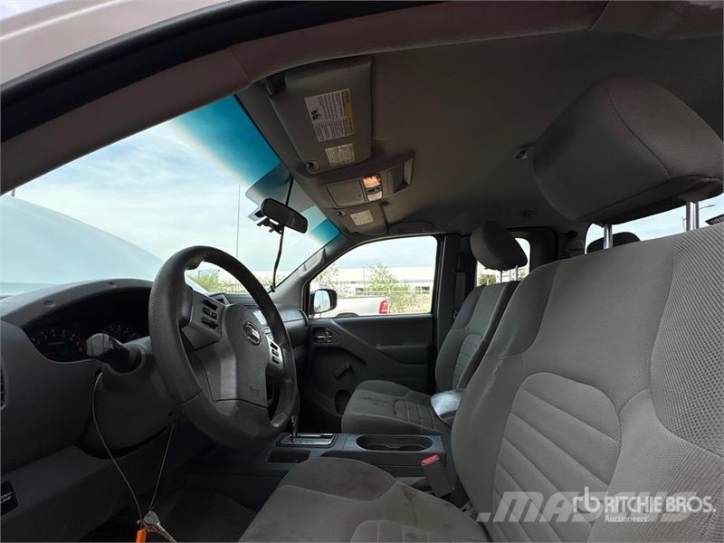 Nissan Frontier 4x2 Extended Cab Pickup Andere Transporter