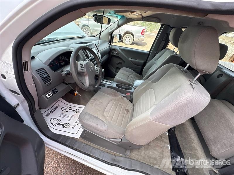 Nissan Frontier 4x2 Extended Cab Pickup Andere Transporter