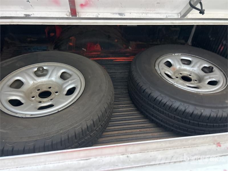 Nissan Frontier 4x2 Extended Cab Pickup Ostalo