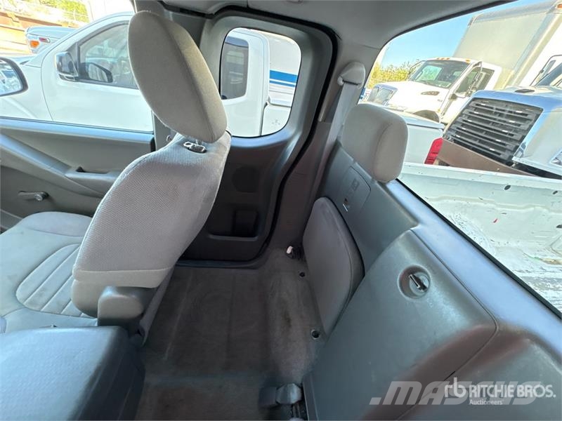 Nissan Frontier 4x2 Extended Cab Pickup Drugi