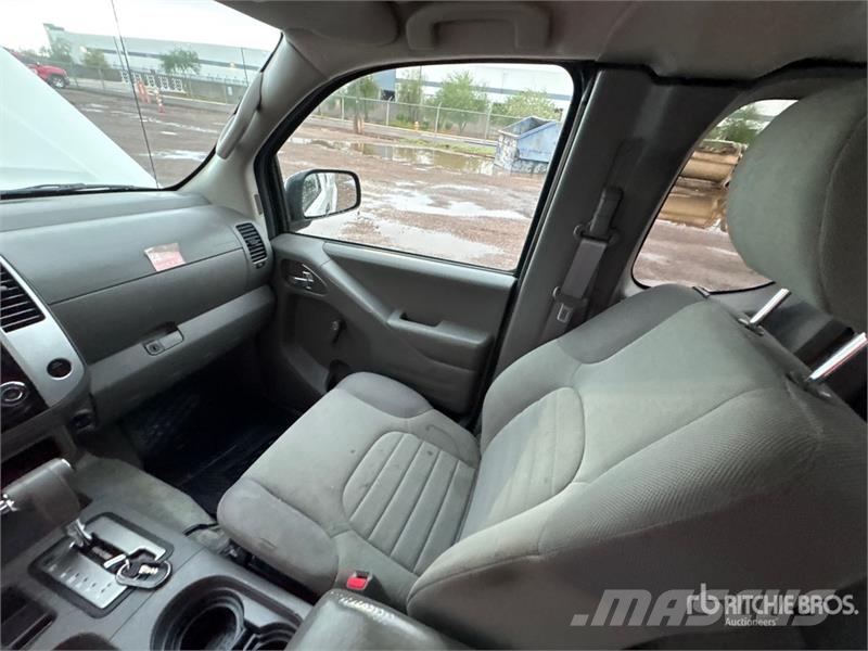 Nissan Frontier 4x2 Extended Cab Pickup Anders