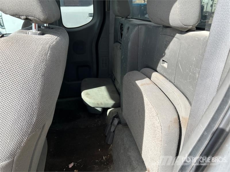 Nissan Frontier 4x2 Extended Cab Pickup 其他