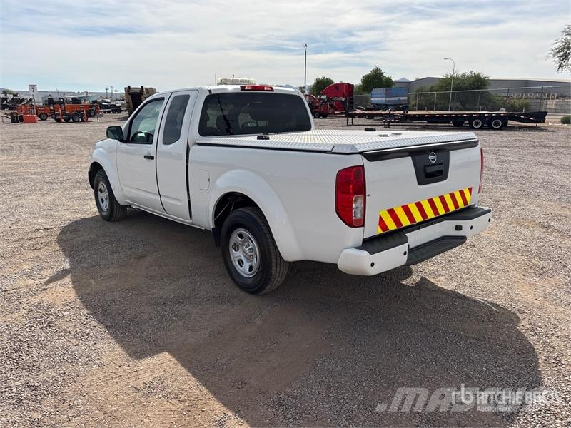 Nissan Frontier 4x2 Extended Cab Pickup Andere Transporter