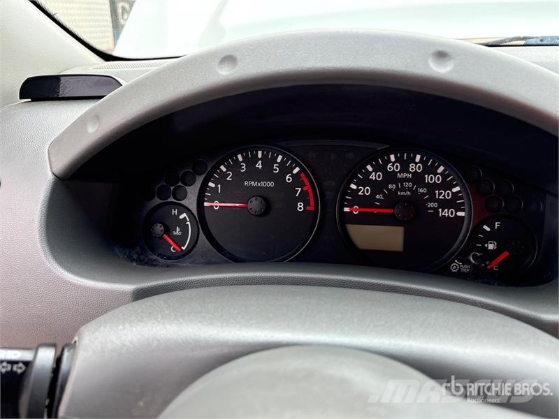Nissan Frontier 4x2 Extended Cab Pickup Otros