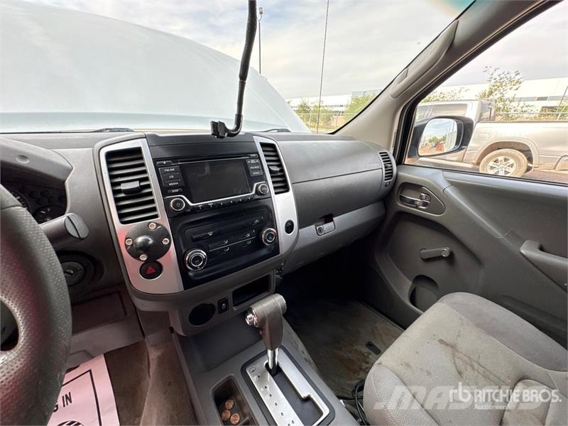 Nissan Frontier 4x2 Extended Cab Pickup Andere Transporter