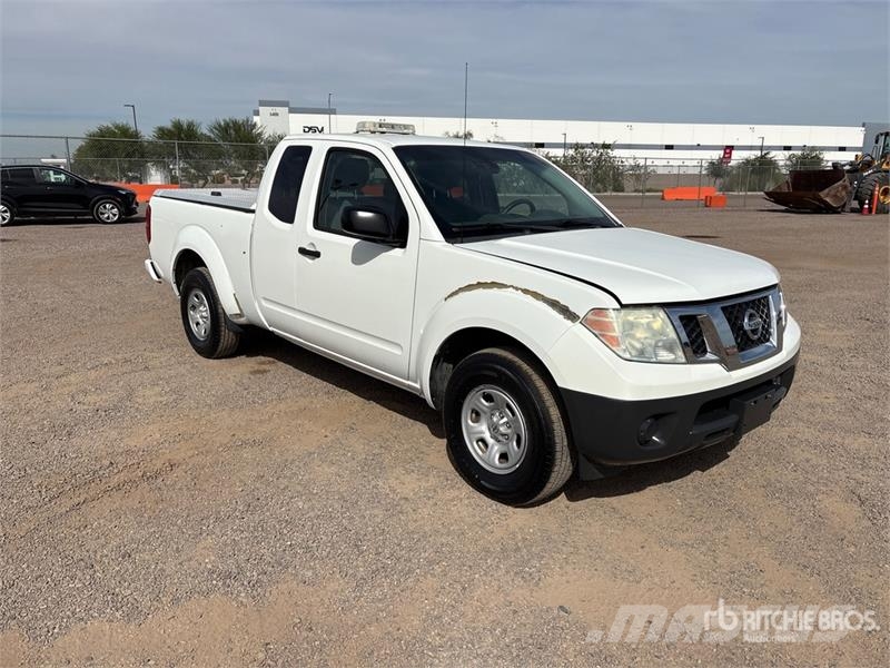 Nissan Frontier 4x2 Extended Cab Pickup Andere Transporter