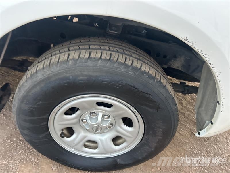Nissan Frontier 4x2 Extended Cab Pickup Ostalo