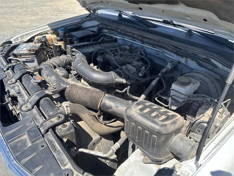 Nissan Frontier 4x2 Extended Cab Pickup Други