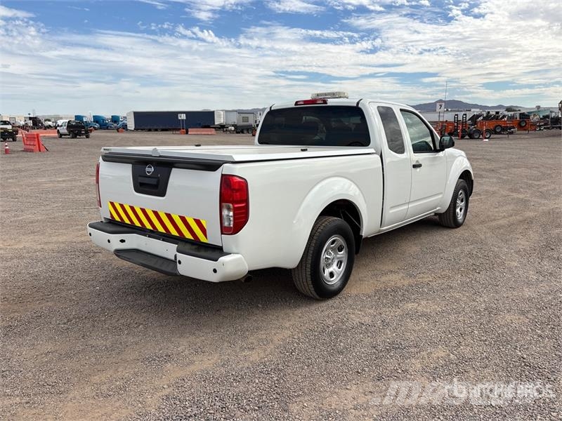 Nissan Frontier 4x2 Extended Cab Pickup Otros