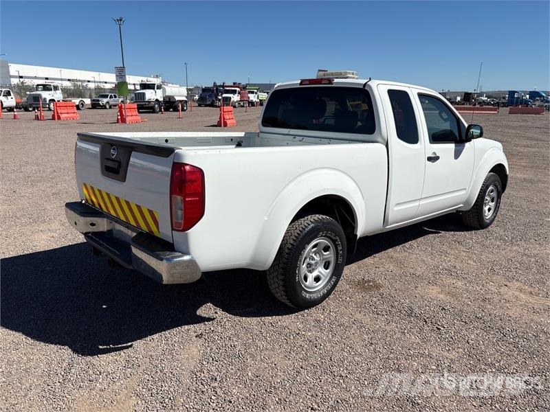 Nissan Frontier 4x2 Extended Cab Pickup Drugi