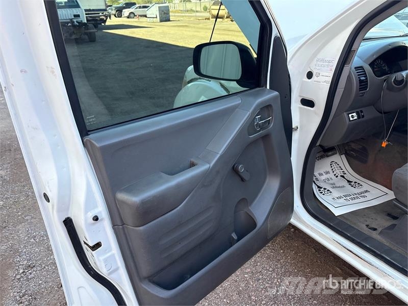 Nissan Frontier 4x2 Extended Cab Pickup Drugi