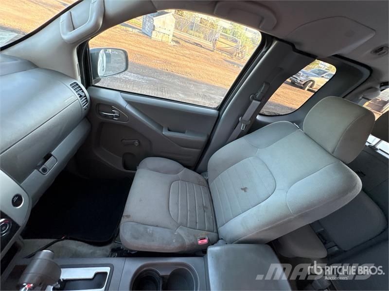 Nissan Frontier 4x2 Extended Cab Pickup Anders